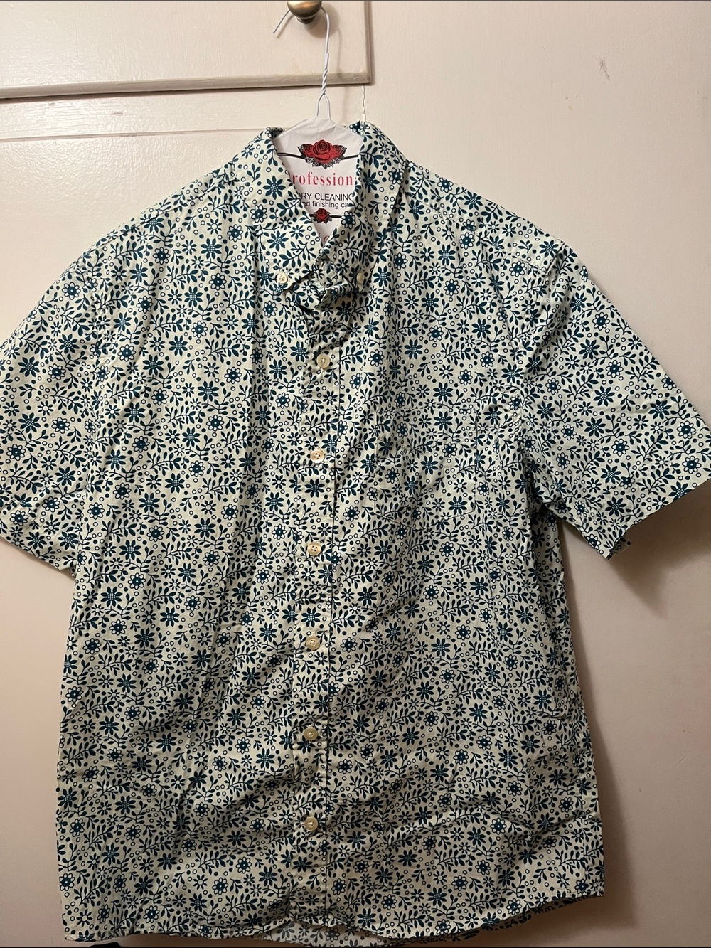Men’s Kennington Ltd. Short Sleeve Floral Button-Down Shirt - Size Medium